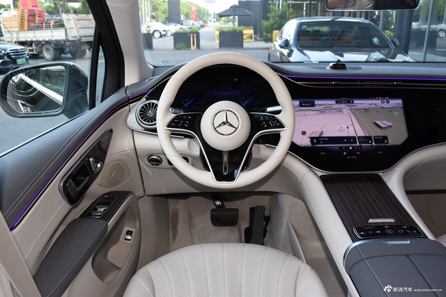 2023款奔驰EQS SUV 450 4MATIC 先锋版