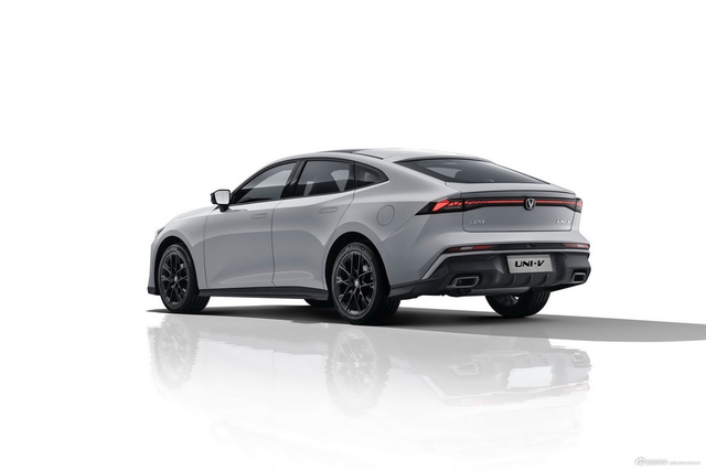 2025款长安UNI-V 1.5T 高能运动版 官图