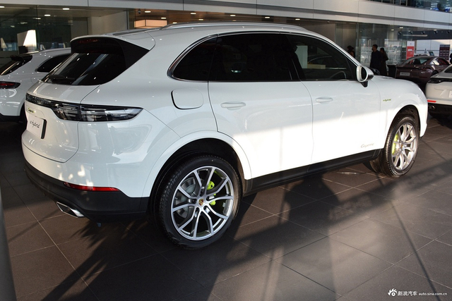 2023款Cayenne E-Hybrid 2.0T 铂金版