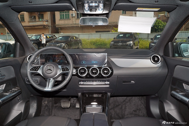 2025款奔驰GLA 200