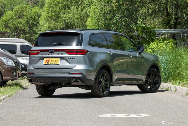 2023款领裕 EcoBoost 225 黑曜倾橙版尊领型PLUS 7座（2/2/3）