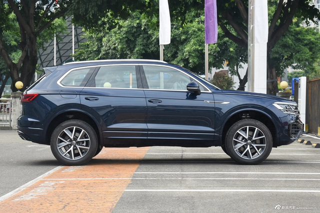 2023款途锐 3.0TSI 锐享版 经典运动套装