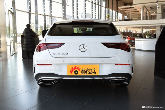 2024款奔驰CLA级 200 猎跑车