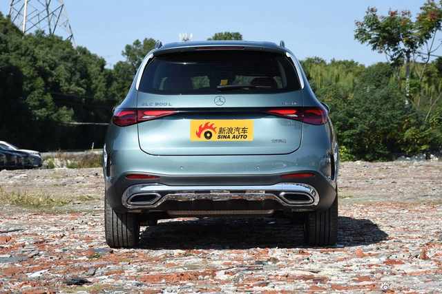 2025款奔驰GLC 300 L 4MATIC 豪华型 5座