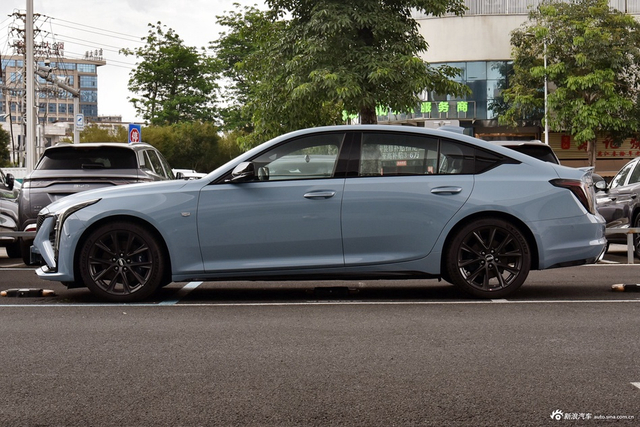 2025款凯迪拉克CT5 28T 赛道性能版