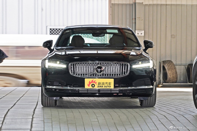 2022款沃尔沃S90混动 改款 T8 E驱混动 智逸豪华版