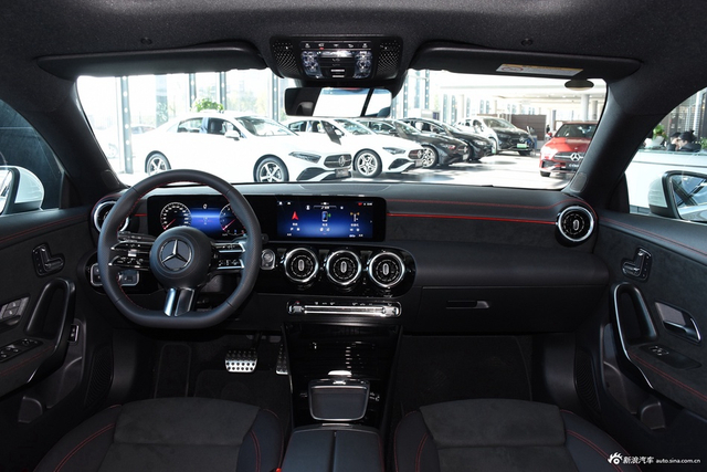 2024款奔驰CLA级 200 猎跑车