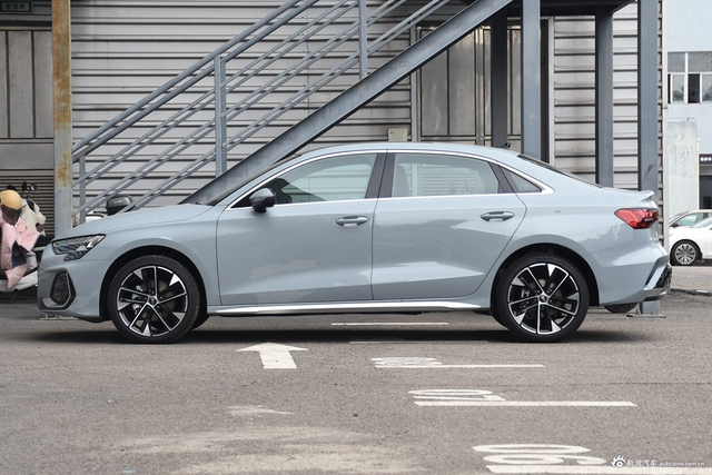 2025款奥迪A3L Limousine 35TFSI 飞驰尊享型