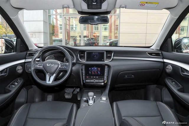 2024款英菲尼迪QX50 2.0T四驱豪华版