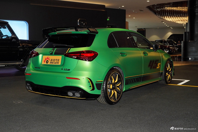 2024款AMG A 45 S 4MATIC+ 魔焰绿特别版
