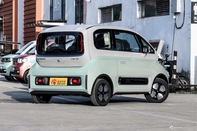 2023款宝骏KiWi EV 智潮版 三元锂