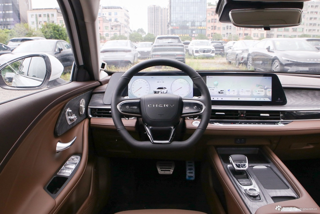 2025款艾瑞泽8 2.0T 自动御+