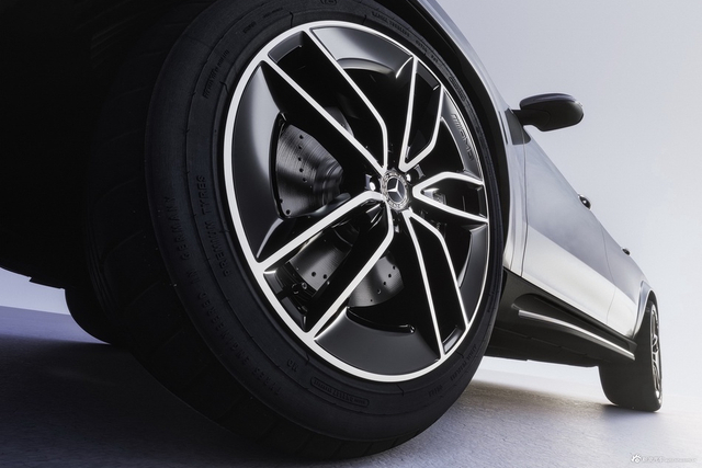 2024款奔驰GLE轿跑 GLE 450 4MATIC 轿跑SUV 豪华型