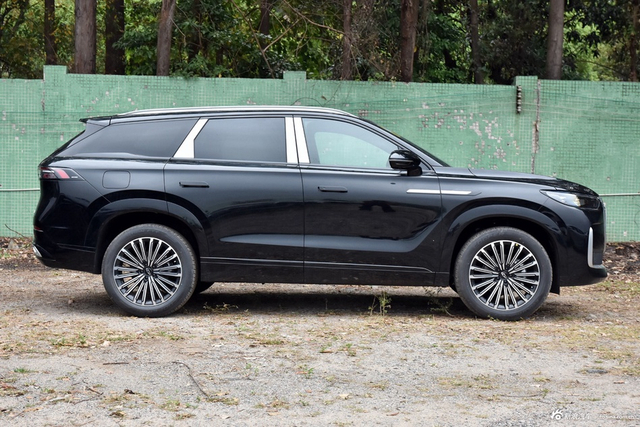 2025款瑞虎9 2.0T 自动两驱尊享版 5座