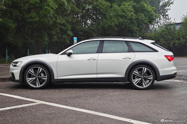 2023款奥迪A6（进口）allroad quattro 55 TFSI 大探险家版