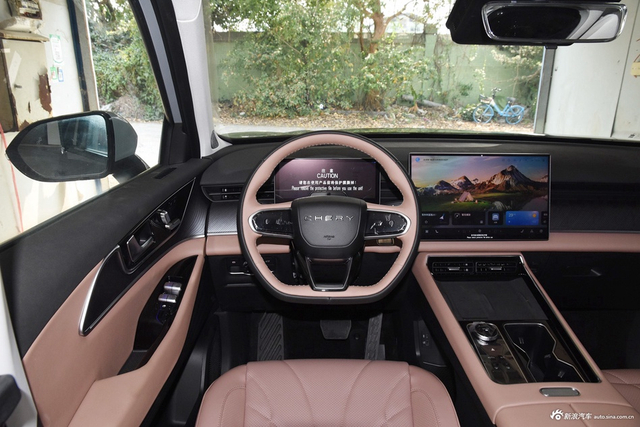 2024款瑞虎8 L 2.0T 两驱尊贵版 7座