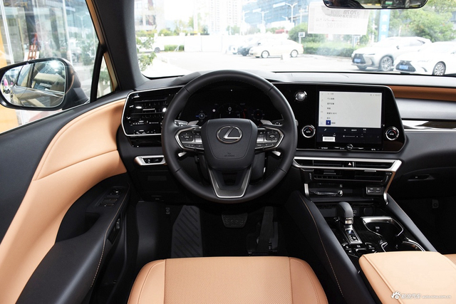 2025款雷克萨斯RX 300 四驱骏享版