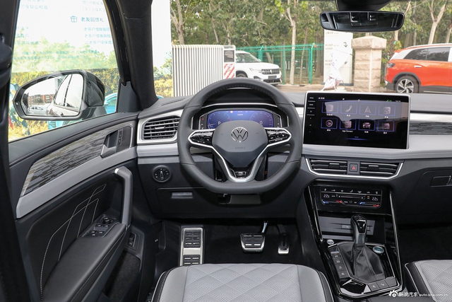 2023款探岳X 330TSI 两驱旗舰智慧版