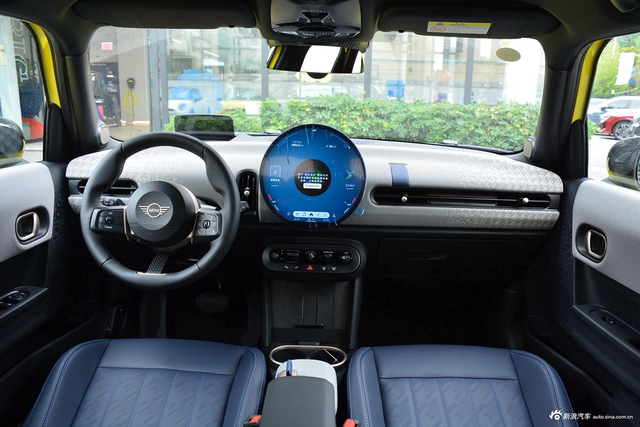 2025款MINI 2.0T COOPER S 艺术家 五门版