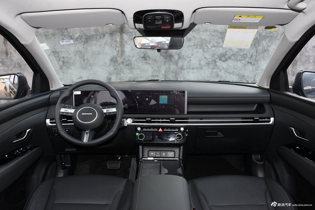 2025款途胜L 1.5T LUX尊贵版