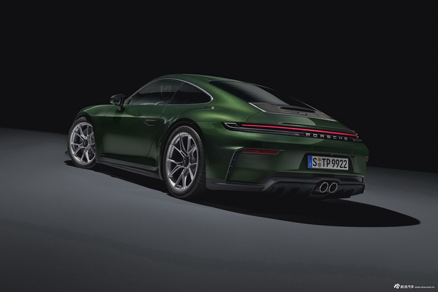 2025款保时捷911 GT3 旅行版 4.0L 官图