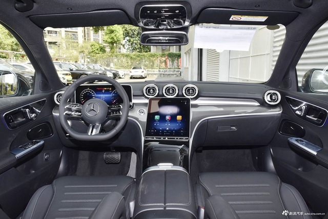 2025款奔驰C级 改款 C 260 L 运动版