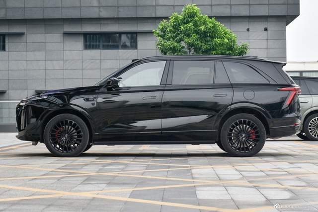 2026款蓝山 四驱Ultra黑武士