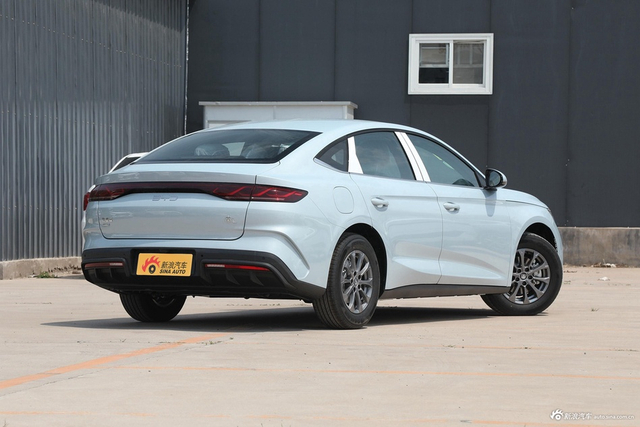 2024款比亚迪秦L DM-i 80KM领先型