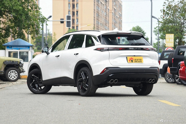 2023款北京 魔方 1.5T DCT铂金版