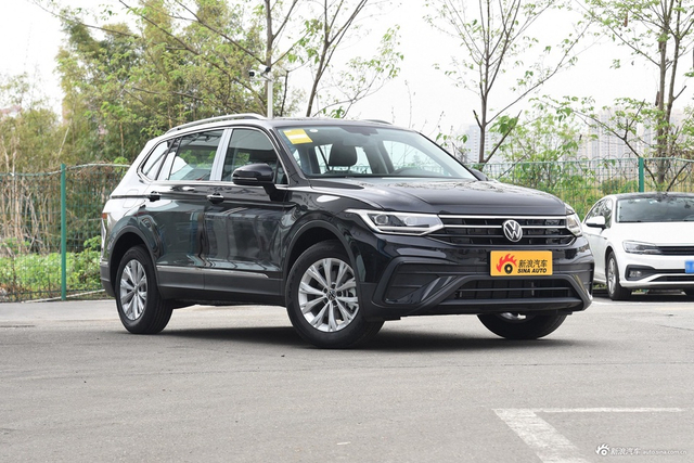 2024款途观L 出众款 300TSI 自动两驱龙腾版