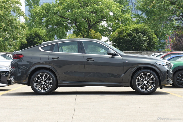 2023款宝马X6 xDrive30i M运动套装