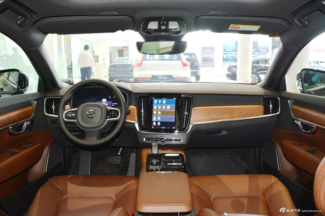 2025款沃尔沃S90混动 T8四驱长续航智逸豪华版