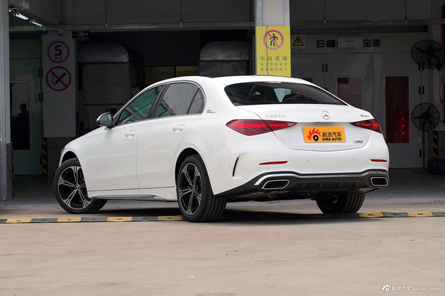 2025款奔驰C级 改款 C 260 L 4MATIC 运动版