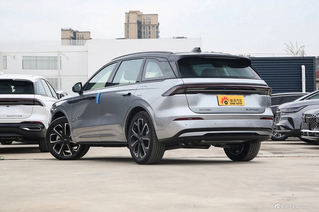 2023款航海家 2.0T 四驱尊睿混动版