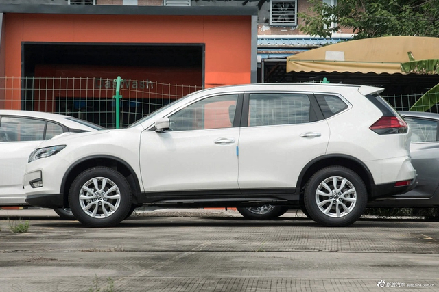 2023款奇骏 经典2.0L 两驱智联臻享版 5座