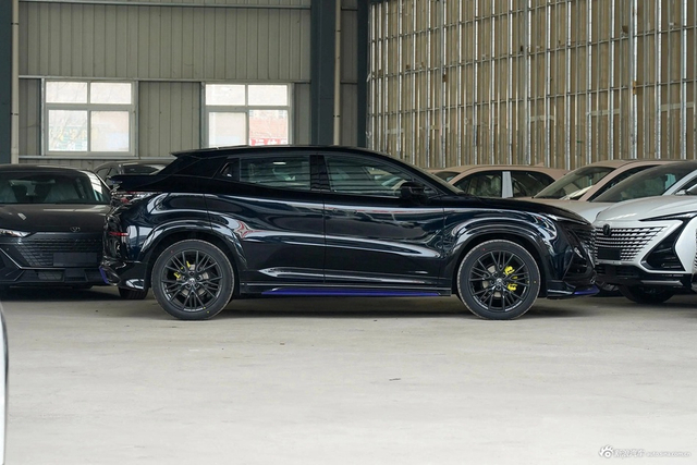 2023款长安UNI-T 第二代 1.5T 运动版 尊贵型