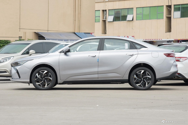 2024款几何G6 500KM 公务版