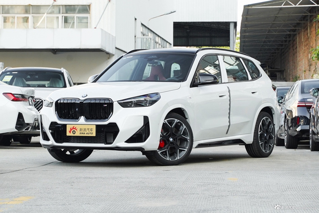2025款宝马X1 M35Li