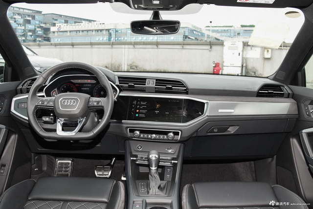 2024款奥迪Q3 Sportback 40 TFSI RS套件燃速型