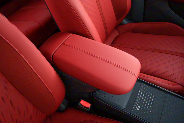 2026款领克Z20 曜红版 官图