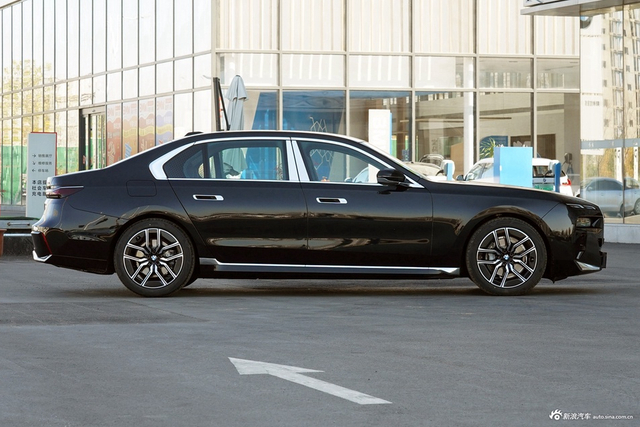 2026款宝马7系 735Li M运动套装