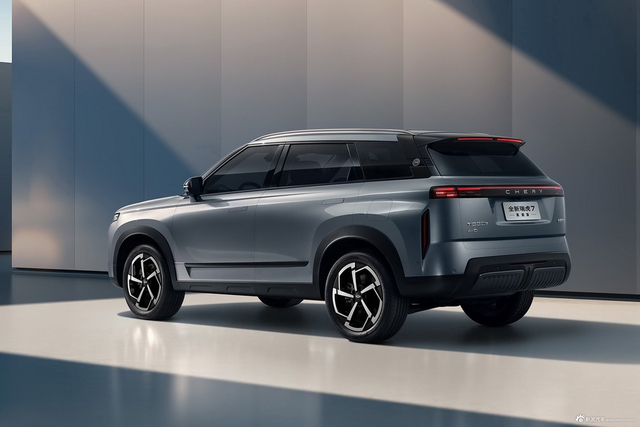 2025款瑞虎7 高能版 1.6T 四驱 官图