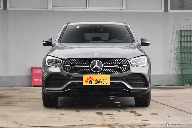 2020款奔驰GLC 300 4MATIC轿跑SUV 