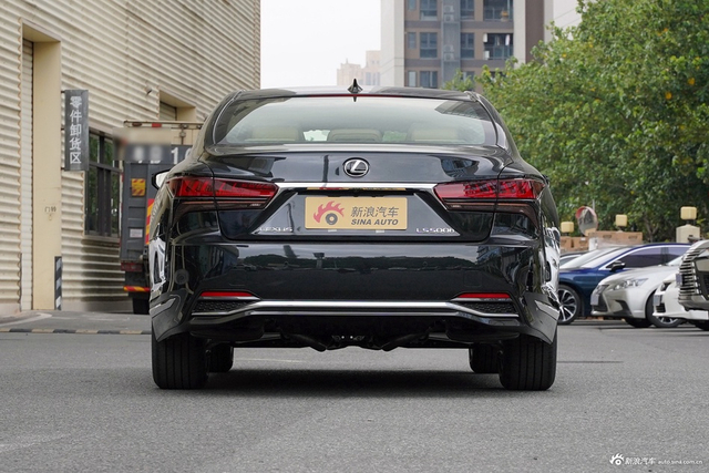 2024款雷克萨斯LS 500h 豪华版