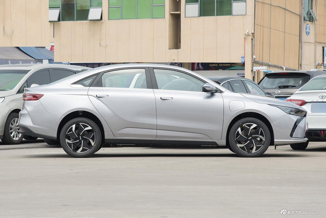 2024款几何G6 500KM 公务版