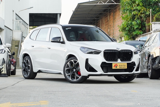 2025款宝马X1 M35Li