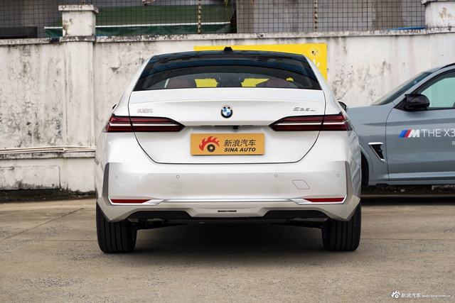 2025款宝马5系 525Li 豪华套装