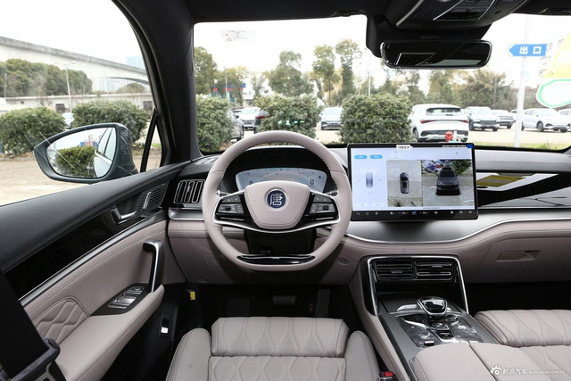 2024款唐DM-i 荣耀版 200KM 旗舰型