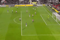 英超阿森纳1-1布伦特福德，拉亚失误自救马丁内利补时失单刀