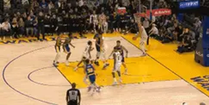 约基奇在勇士主场的惊艳表现引发全场沸腾